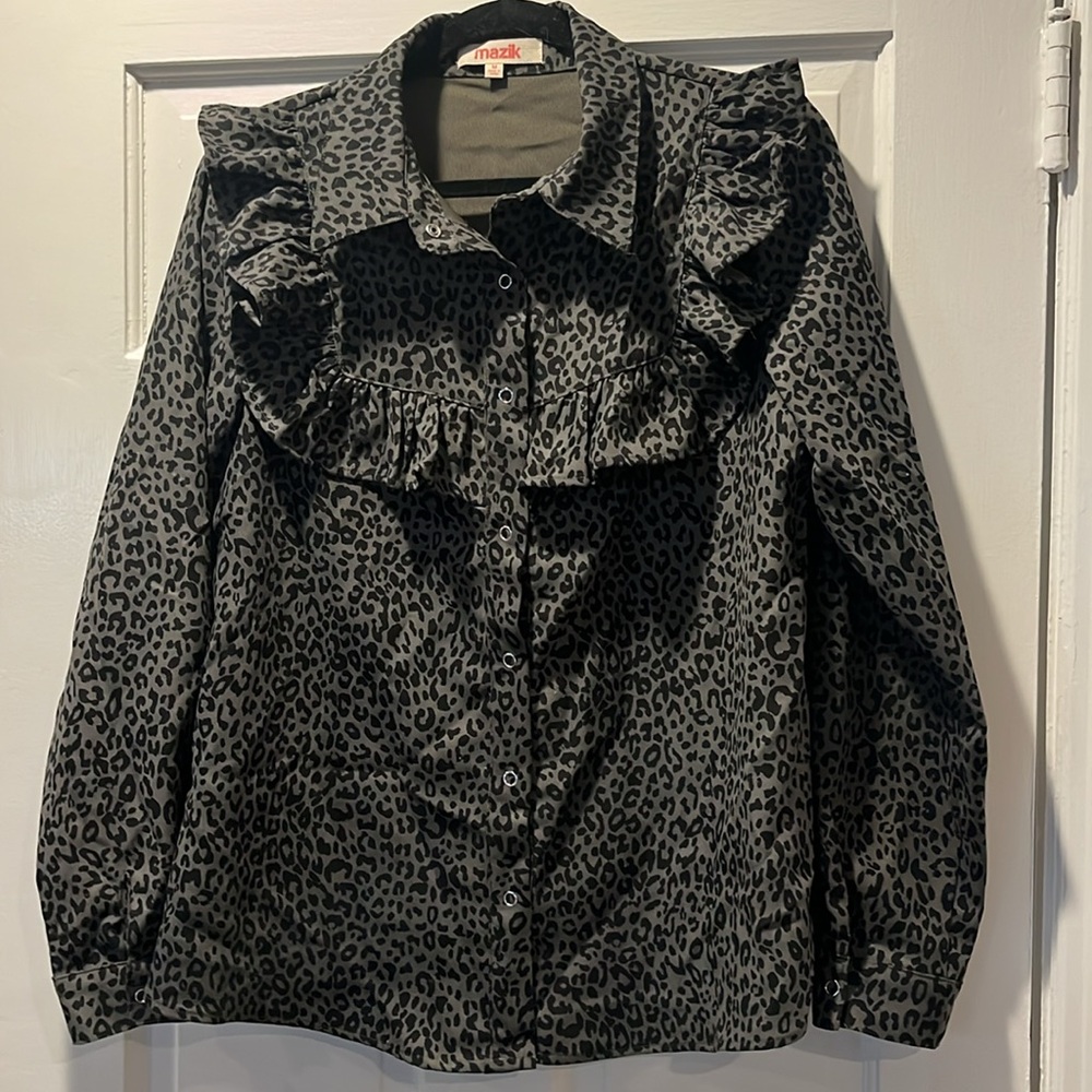 Mazik Animal Print Ruffled Snap Long Sleeved Shirt / Top